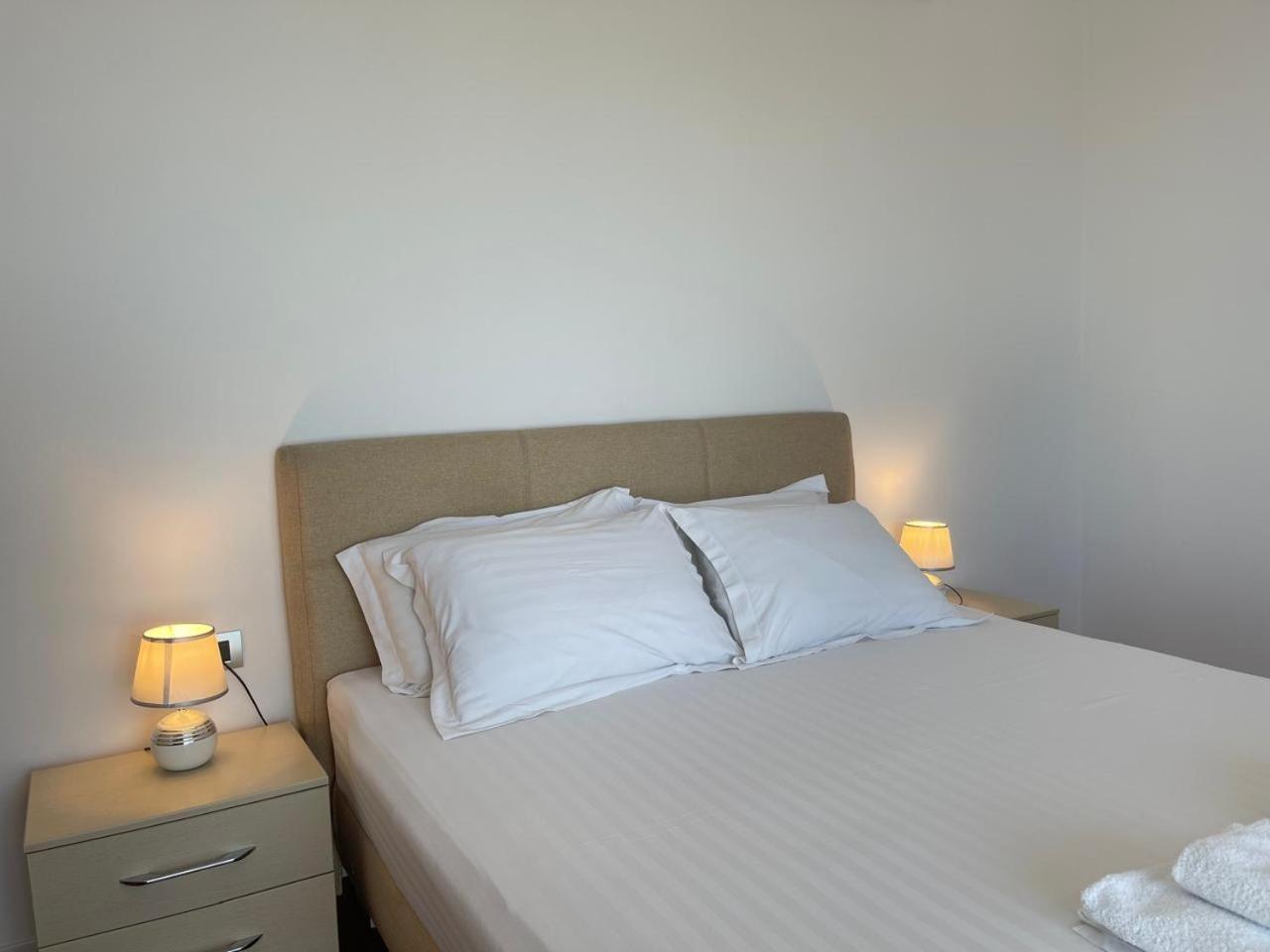 Nemesis Hotel Saranda Kültér fotó