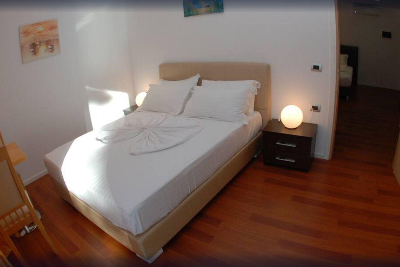 Nemesis Hotel Saranda Kültér fotó